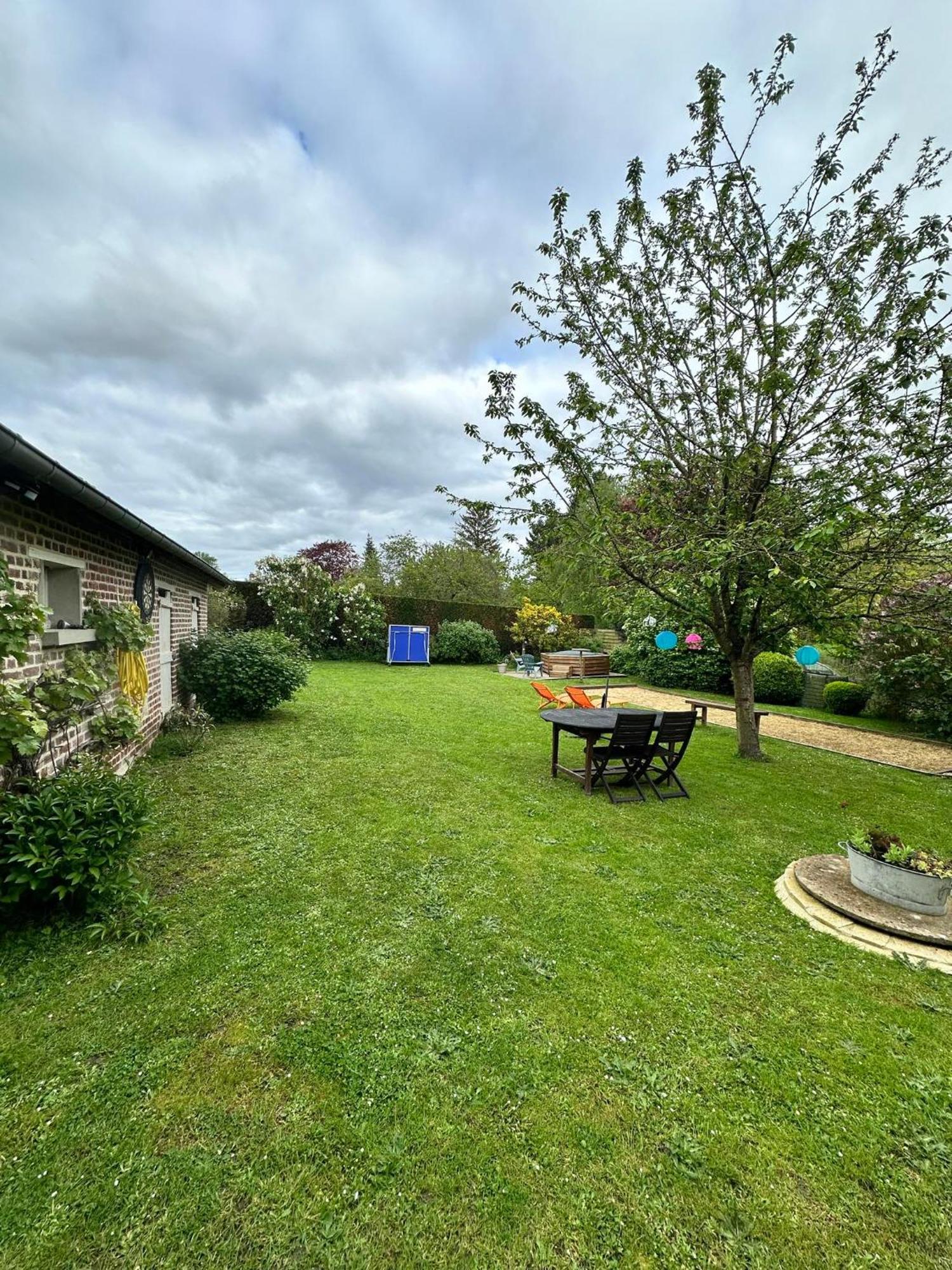 Gite Cosy Green Chevincourt Eksteriør billede